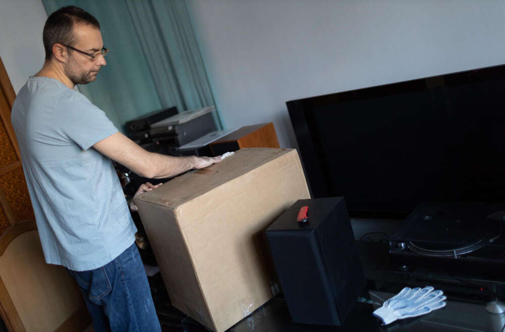 How to Pack and Move Your Electronics Safely